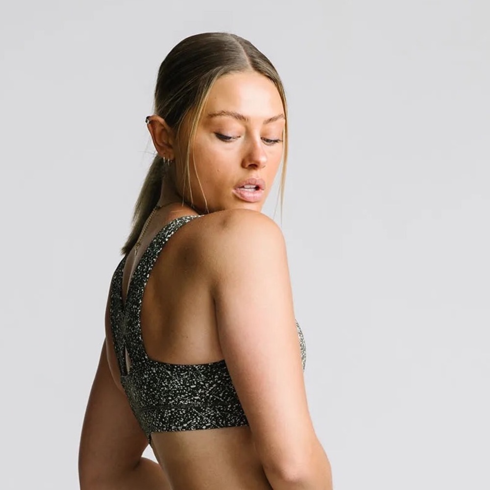 ZYIA Olive Green Speckled Sports Bra - Medium - Picture 11 of 13